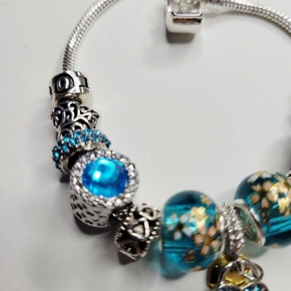 NWT Pandora Style Charm Bracelet Blue Silver Snap Lock Sparkle, Glitter Hearts M - Picture 4 of 6